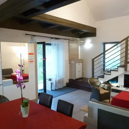 Velky V Rodinnom Dvojdome, Free Parking Apartament