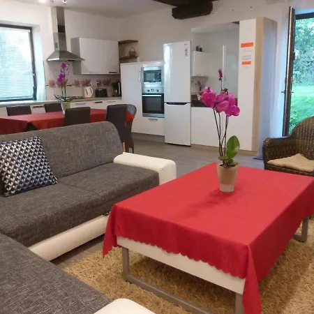 Velky V Rodinnom Dvojdome, Free Parking * Kassa