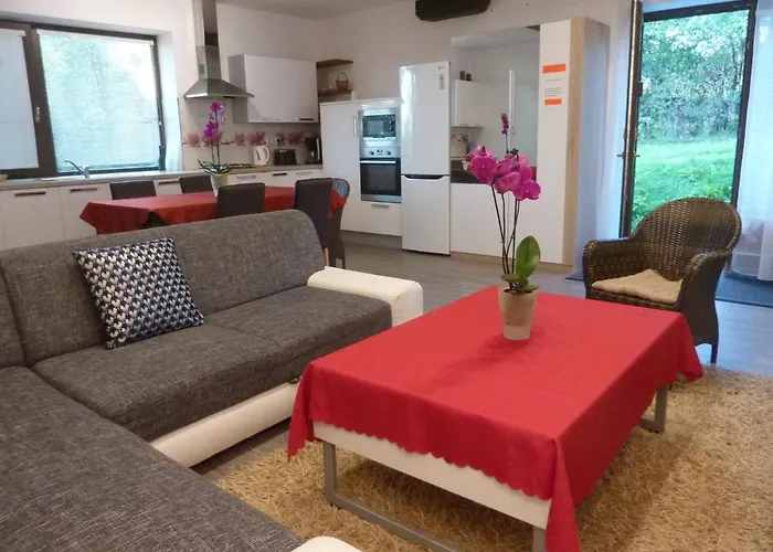 Na Hájiku- Veľký V Rodinnom Dvojdome, Free Parking * Košice